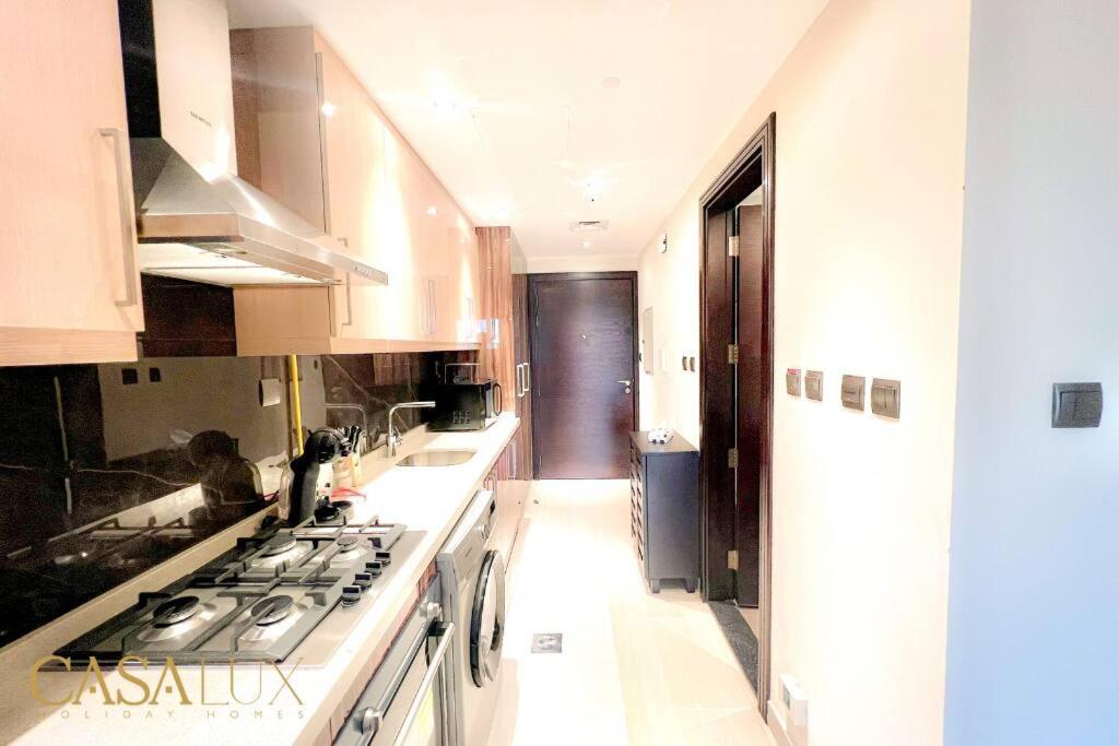 Lovely Big Studio W/ Burj Khalifa View In Downtown Dubai Dış mekan fotoğraf